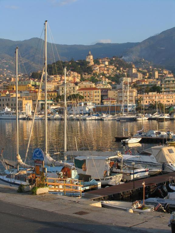 Casa Vacanza Rossella San Remo Buitenkant foto