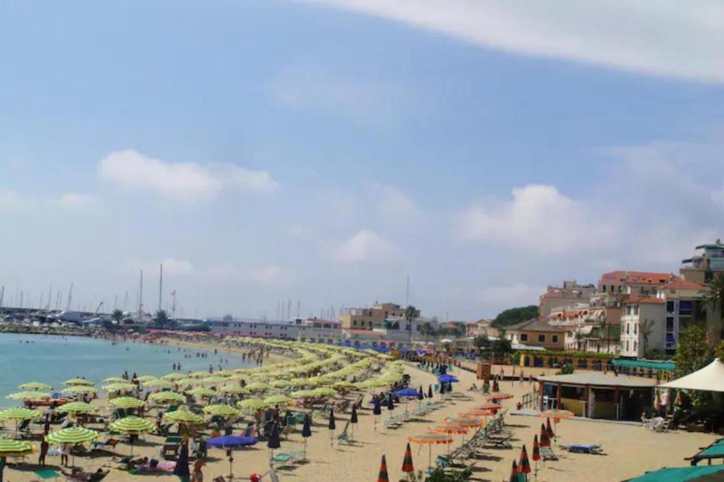 Casa Vacanza Rossella San Remo Buitenkant foto